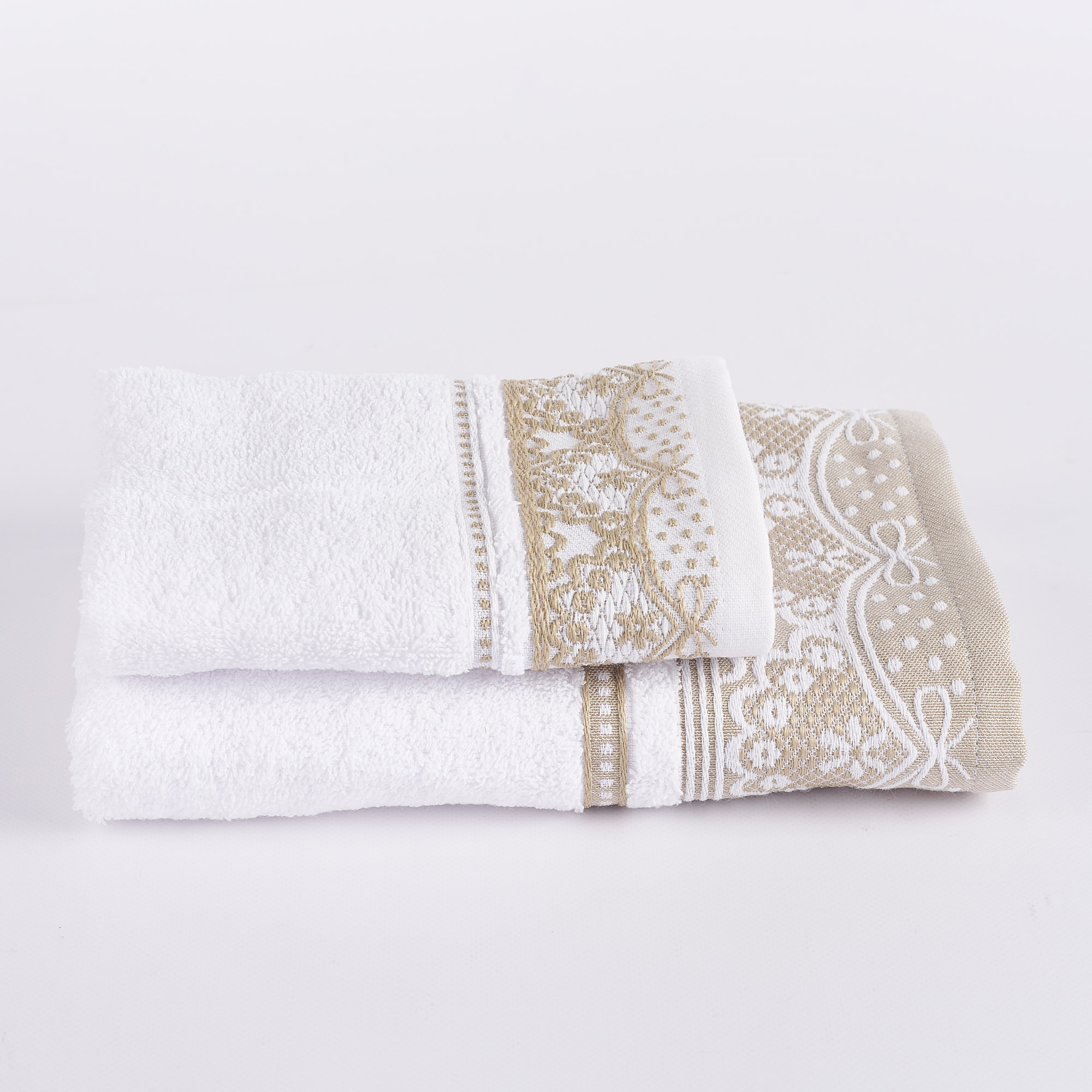 Set 1 + 1 Romantic Embroidery Sponge bianco Maè