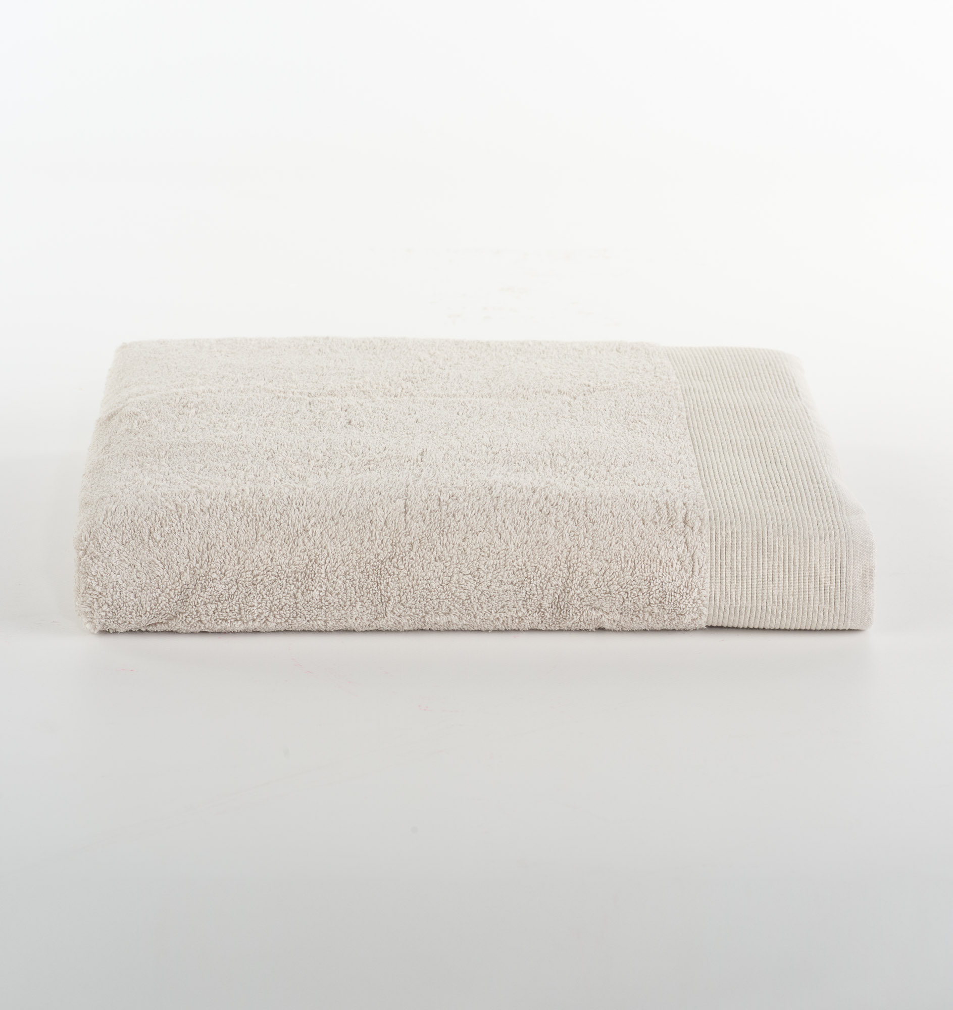 Rome Pearl Shower Towel perla Via Roma 60