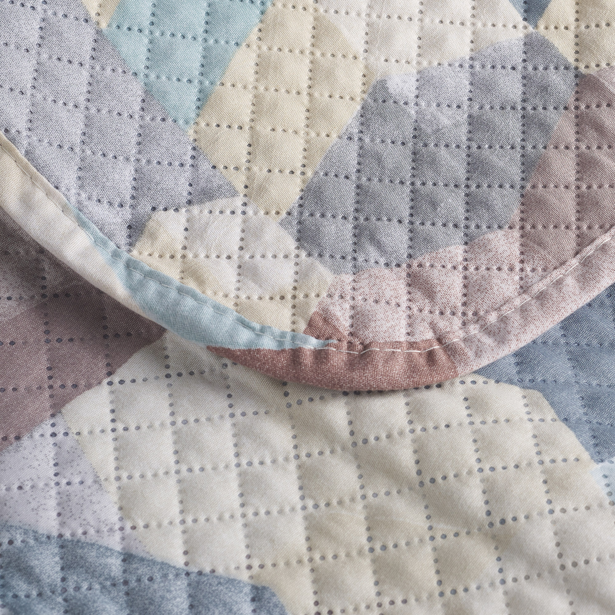 Cubrik Ultrasonic Bedspread naturale Maè
