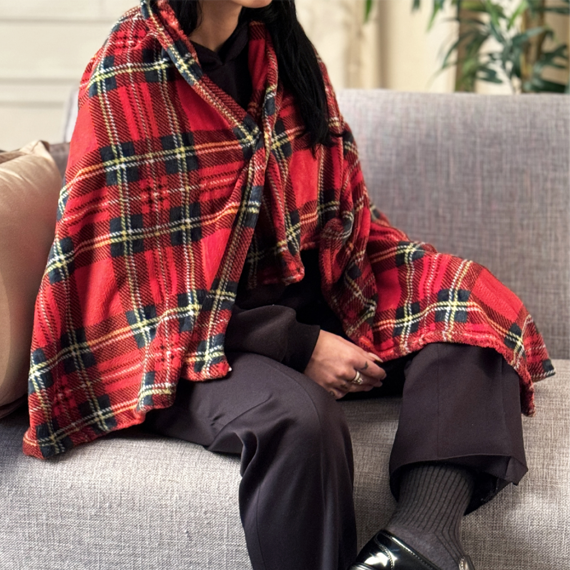 Cape mit schottischem Tartan-Knopf rosso Maè