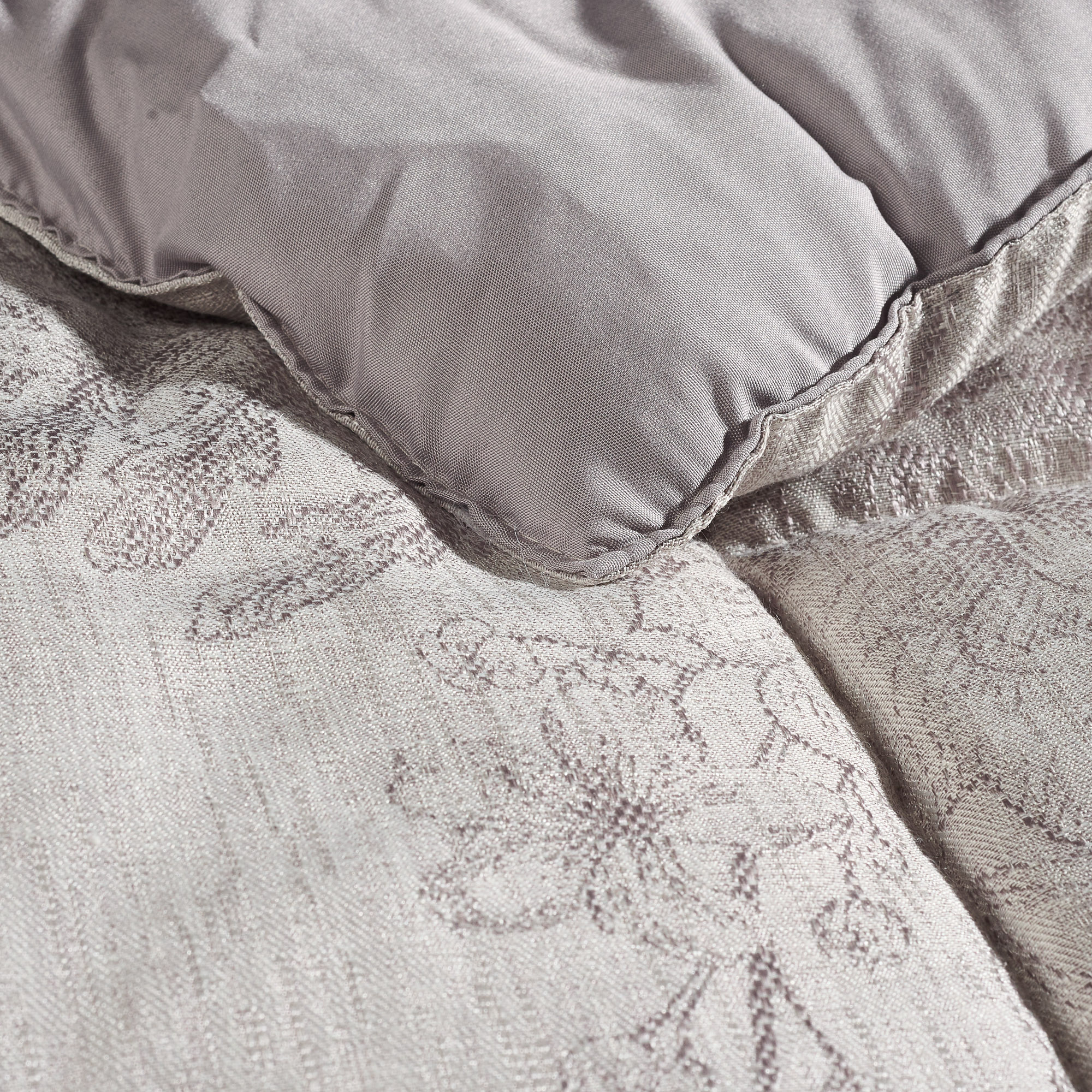 Flowers quilt grigio Via Roma 60