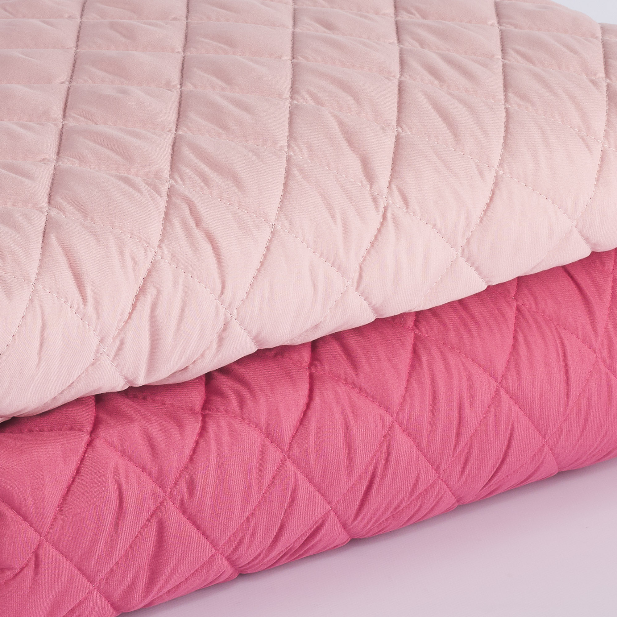 Trapuntino Quilt In Color PE25 magenta Maè