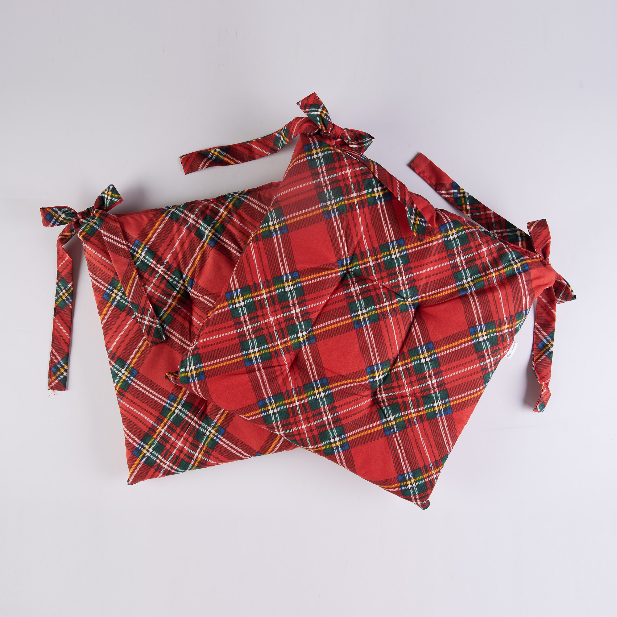 Pair of Tartan pillows with ties rosso Maè