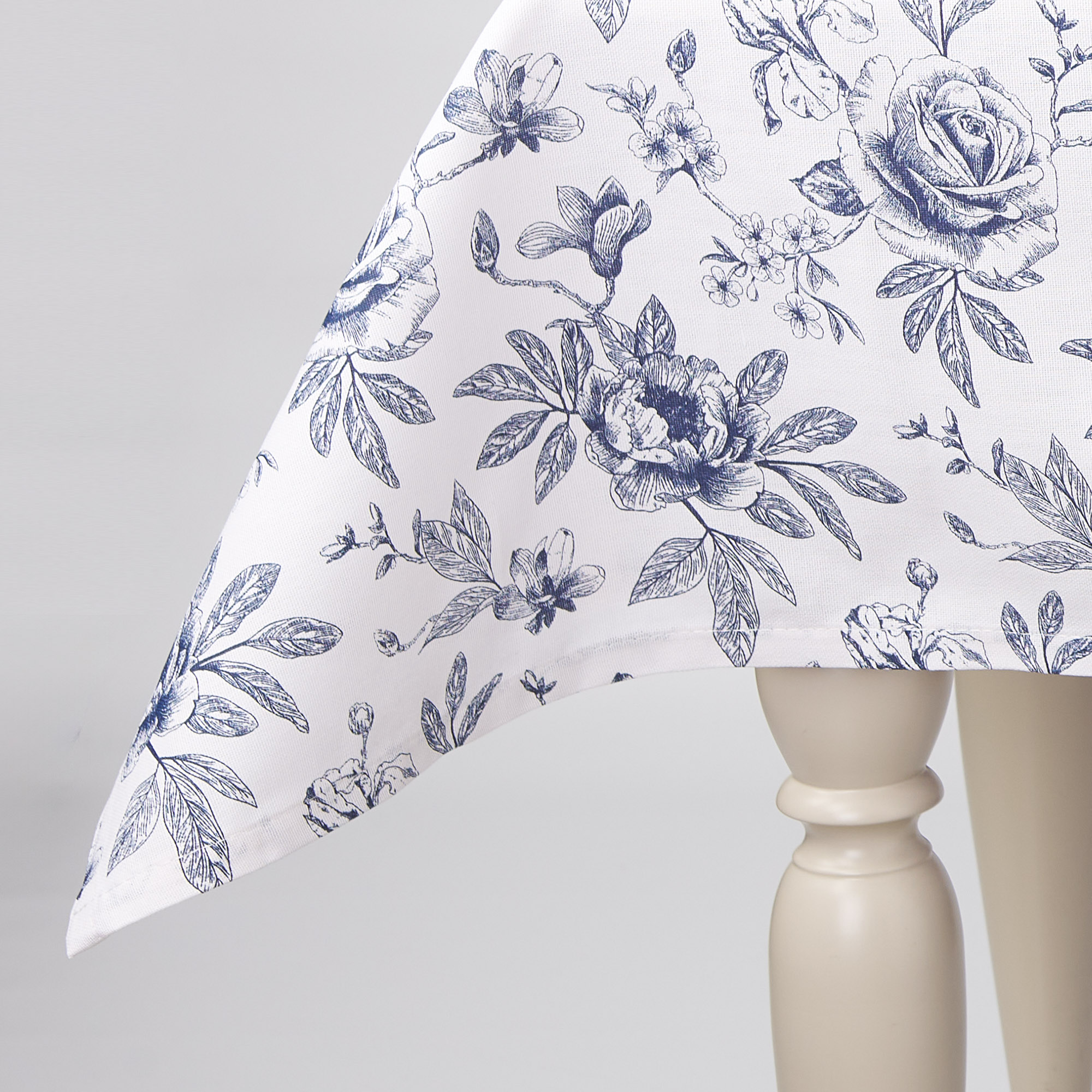 Claudia Tablecloth in Panama Blue Flower blu Casa Giulia